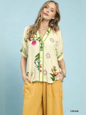 Umgee Botanical Print Contrast Trim Button Blouse🆕